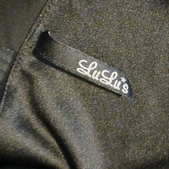 2 Lulus Chiffon Shift Dresses Size S Coral Red Geometric/Black V-Neck Cut-Out - Picture 11 of 16